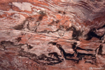 La couleur naturelle des métaux présents dans la roche