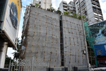 Mumbai Mumbai - A scaffold that would scare you in France