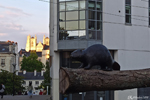 A beaver on a reclining tree, by Laurent Le Deunff, Porte Sauvetout. Statue of the theme "Le Voyage à Nantes"